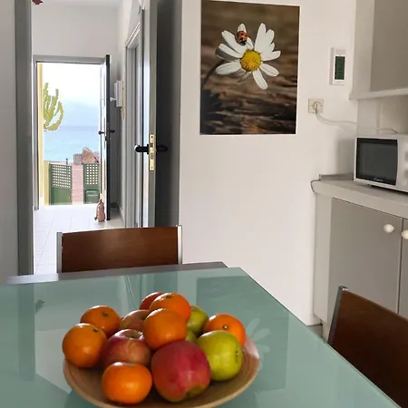 Duplex Playa Chica Feriehus *